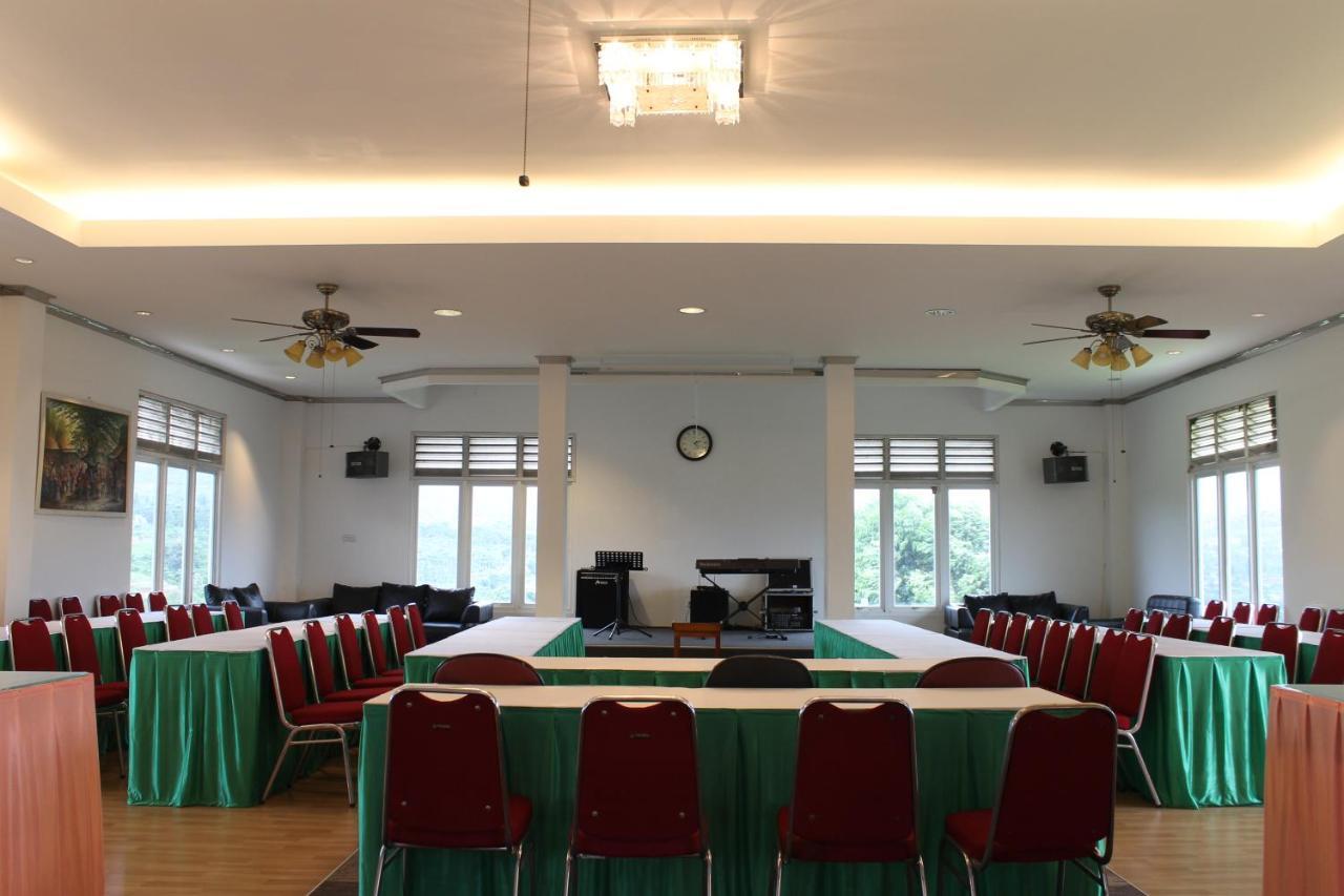 Villa Bukit Berkat Bogor Exteriör bild