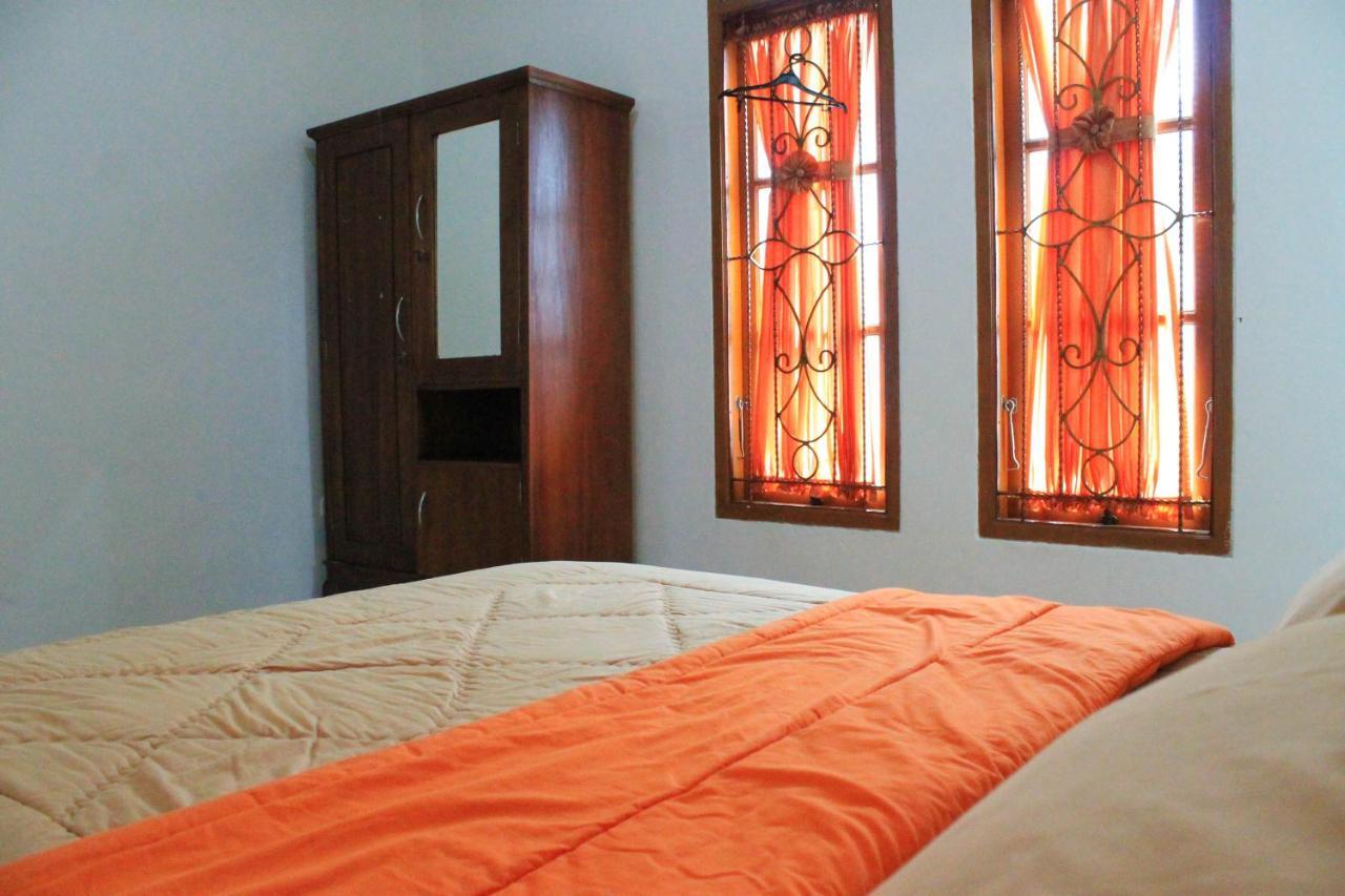 Villa Bukit Berkat Bogor Exteriör bild