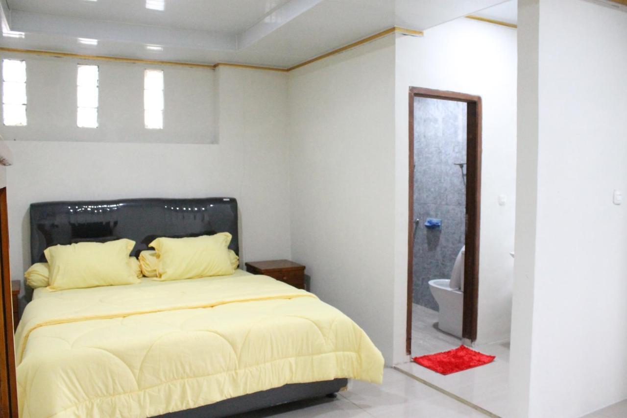 Villa Bukit Berkat Bogor Exteriör bild