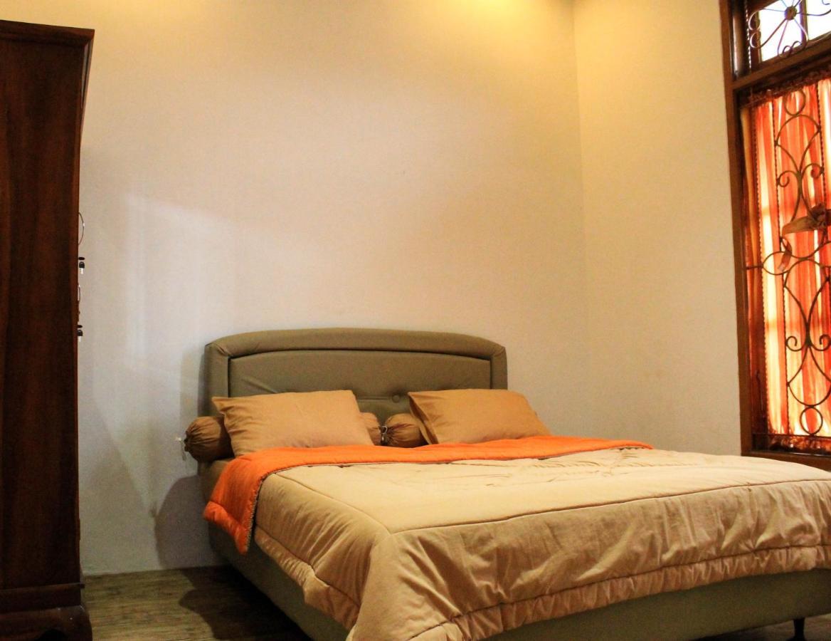 Villa Bukit Berkat Bogor Exteriör bild