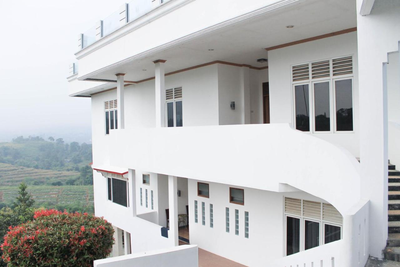 Villa Bukit Berkat Bogor Exteriör bild