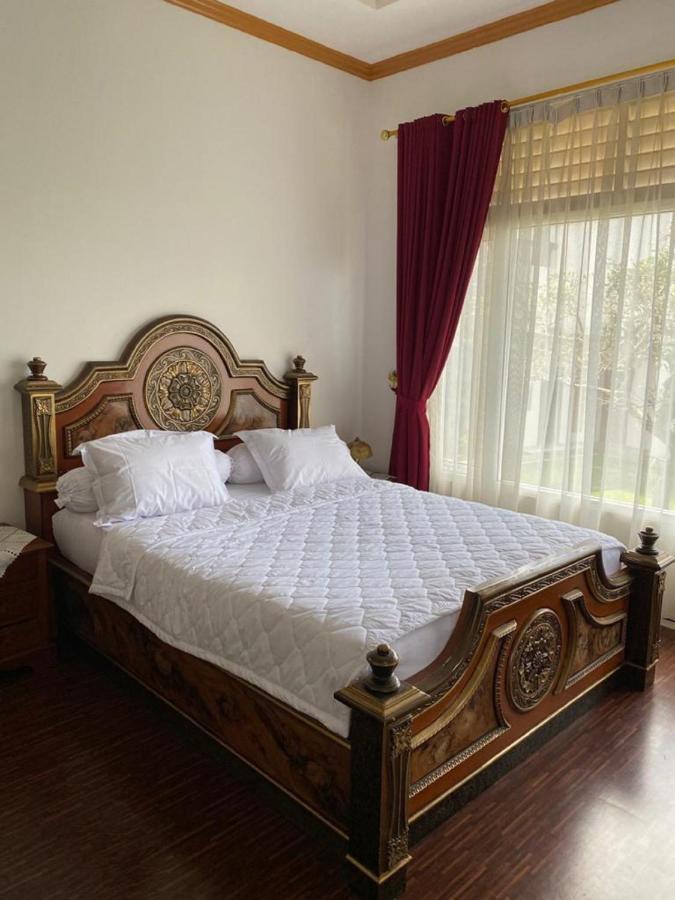 Villa Bukit Berkat Bogor Exteriör bild